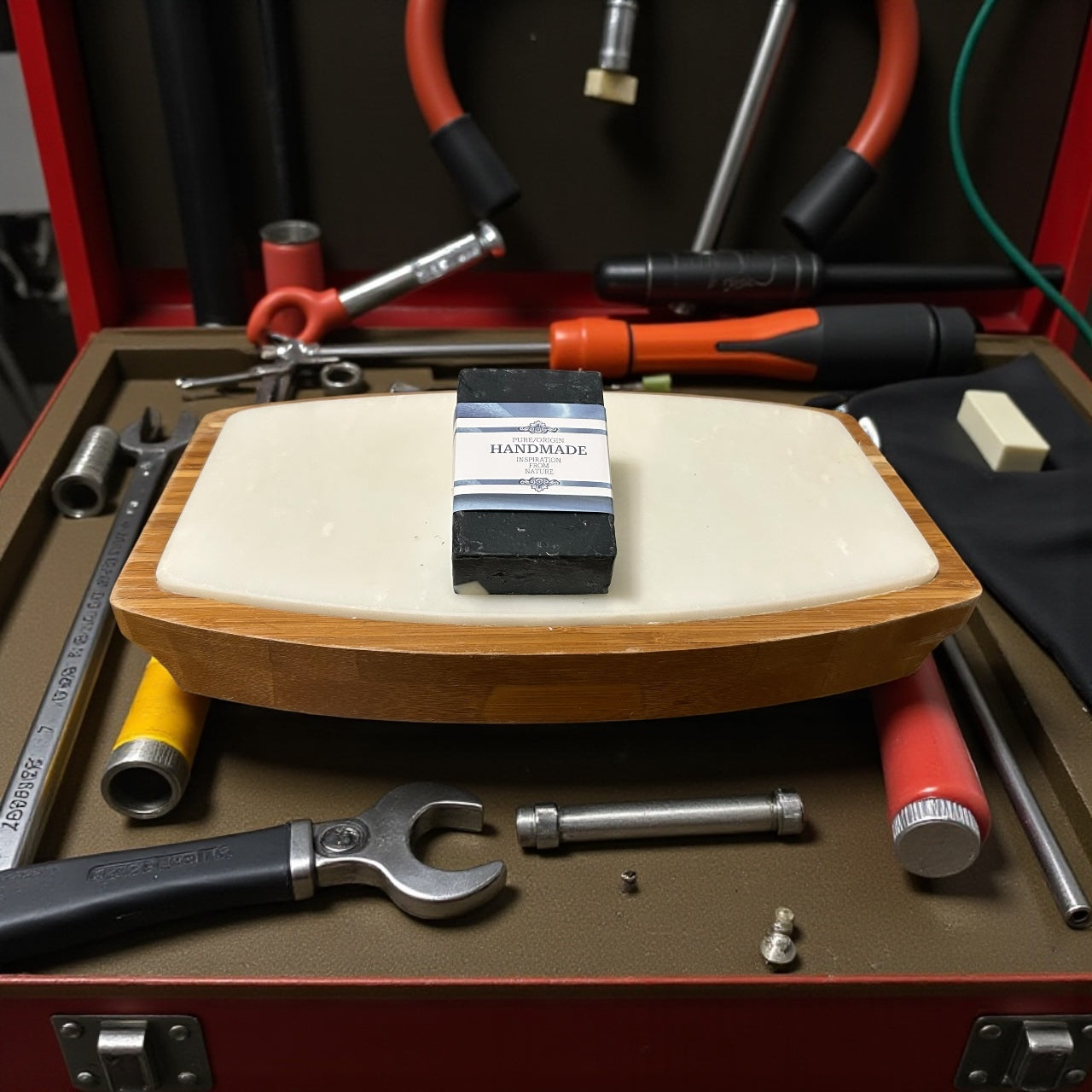 Activated Charcoal + Aloe Vera Unisex Luxury Face & Body Cleansing Bar