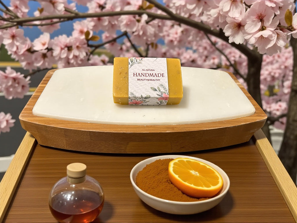 🌿 Turmeric, Orange & Honey Illuminating Soap Bar
